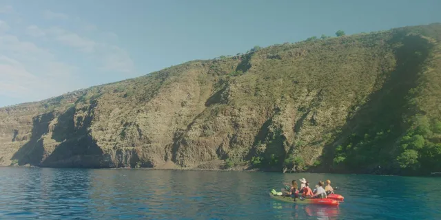 Kealakekua Bay Kayak and Snorkel Adventure - Image 2
