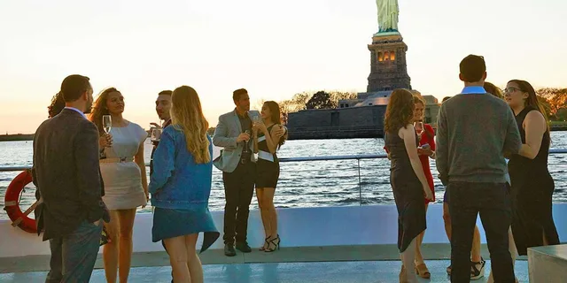 New York City Lunch Cruise - Image 3