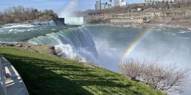 New York Niagara Falls Guided Day Trip - Image 2