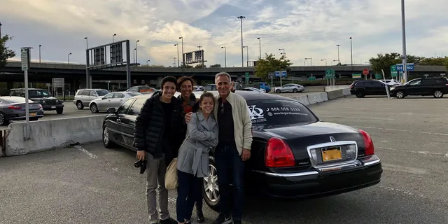 New York City Limousine Tour with Airport Pickup - Image 3