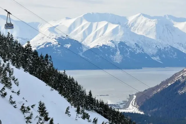 Anchorage Alyeska/Girdwood Shuttle with Photo Stops - Image 3