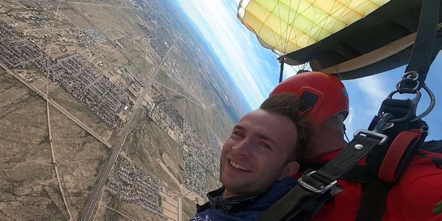 Phoenix Tandem Skydiving Experience - Image 6