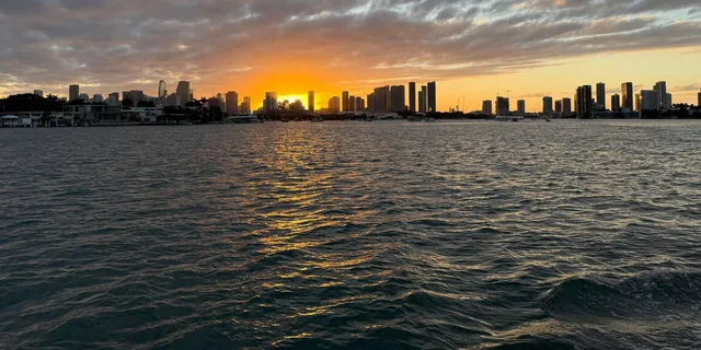 Miami Boat Tour: Celebrity Mansions at Sunset - Image 3