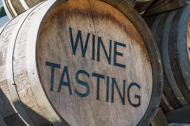 Bainbridge Island Discovery and Wine Tour - Image 3