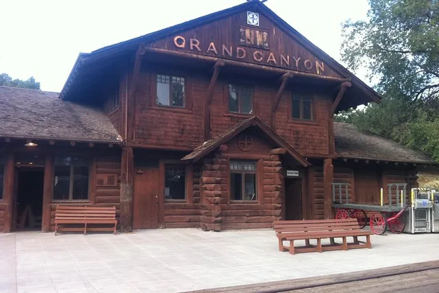 Sedona Grand Canyon Railroad Excursion - Image 4