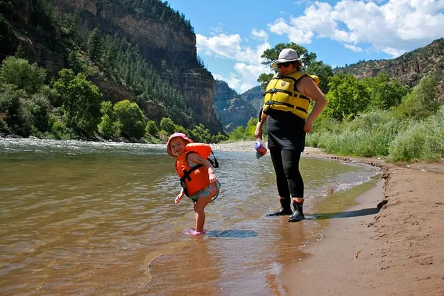 Glenwood Springs Colorado River Rafting Half-Day Adventure - Image 5