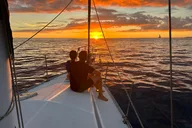 Waikiki Day Tour and Sunset Sail for Couples thumbnail 4