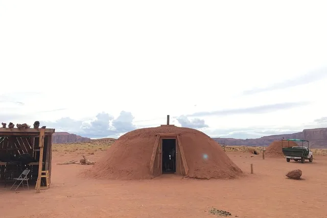 Monument Valley Backcountry Tour - Image 6