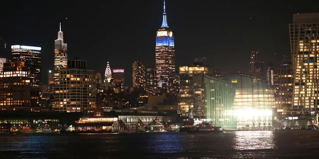 New York New Year's Eve Fireworks Cruise - Image 5