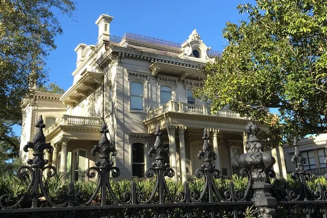 New Orleans Garden District Architecture Tour - Image 5
