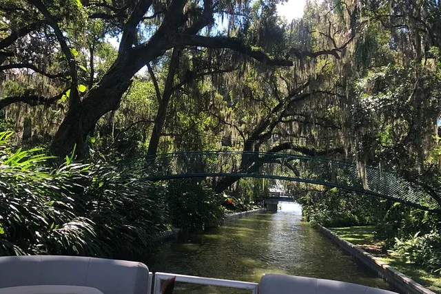Winter Haven Scenic Pontoon Cruise 1 hr - Image 1