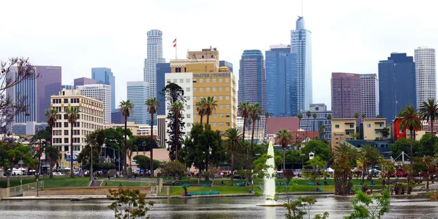 Los Angeles Private Tour of Hollywood and Beaches - Image 2