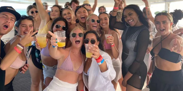 Miami Boat Party - Image 1