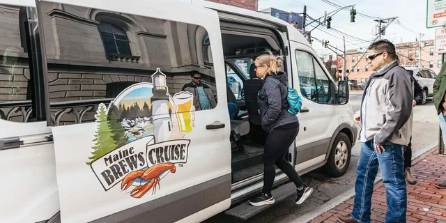 Portland Craft Beverage Bus Tour - Image 5