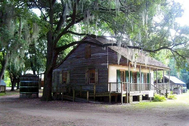 New Orleans Destrehan Plantation Tour with Transportation - Image 3