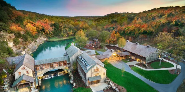 Branson Dogwood Canyon Nature Park Tour - Image 2