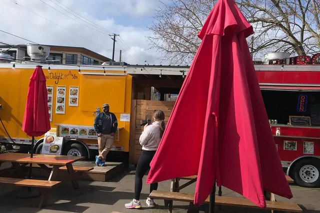 Portland Food Cart Bike Tour - Image 4