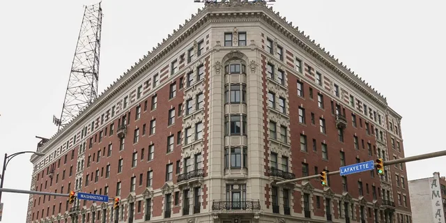 Buffalo History Bike Tour - Image 5