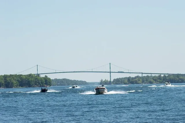 St Lawrence River Glass Bottom Boat Tour to Rock Island Lighthouse - Image 4
