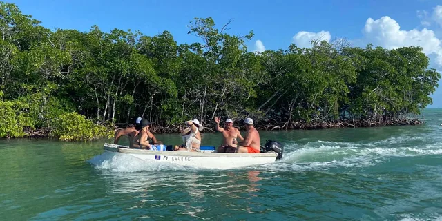 Key West Walking and Glass Bottom Boat Tour - Image 5
