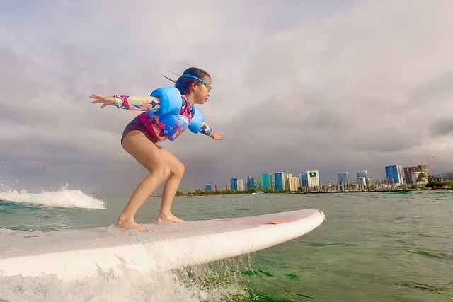 Honolulu Kids Surfing Lessons - Image 1
