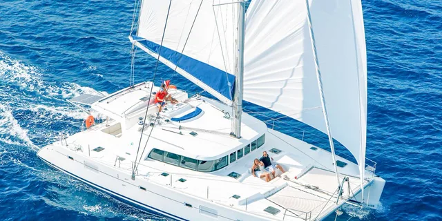 Kona Catamaran Snorkel & Sail 4 hr - Image 3