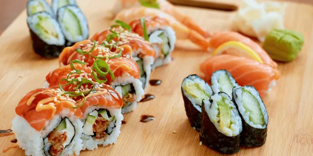 Austin Sushi Making Class at a Sake Bar 2 hr - Image 2