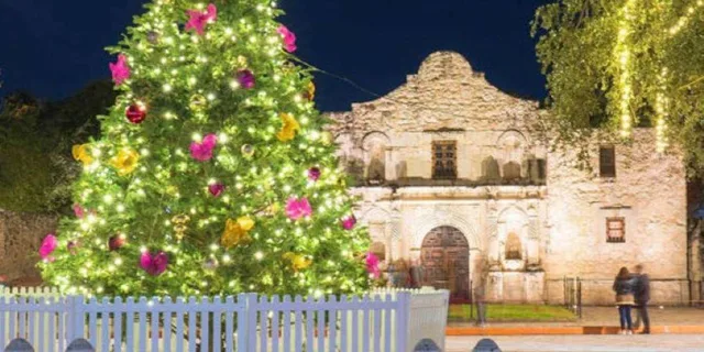 San Antonio Holiday Sights Trolley Tour - Image 2
