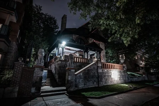 Denver Spirits & Spirits Haunted Pub Crawl - Image 5