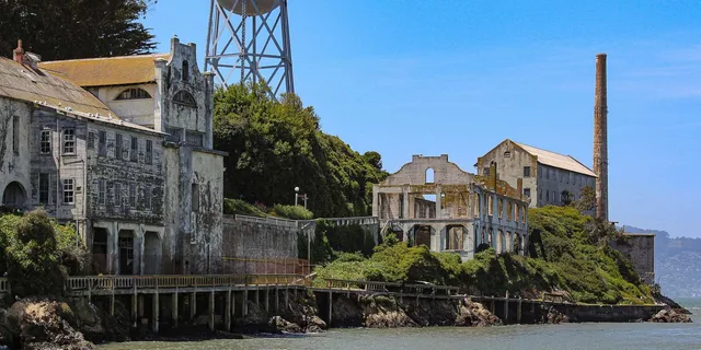 San Francisco Alcatraz and Golden Gate Bike Tour - Image 1