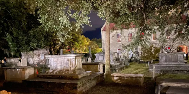 Charleston Hauntings Guided Tour 1.5 hr - Image 1