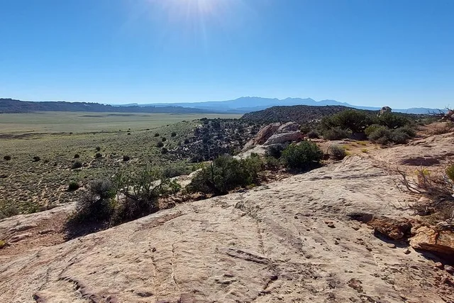 Moab 4x4 Off-Road Canyons and Hidden Arches Hike - Image 5