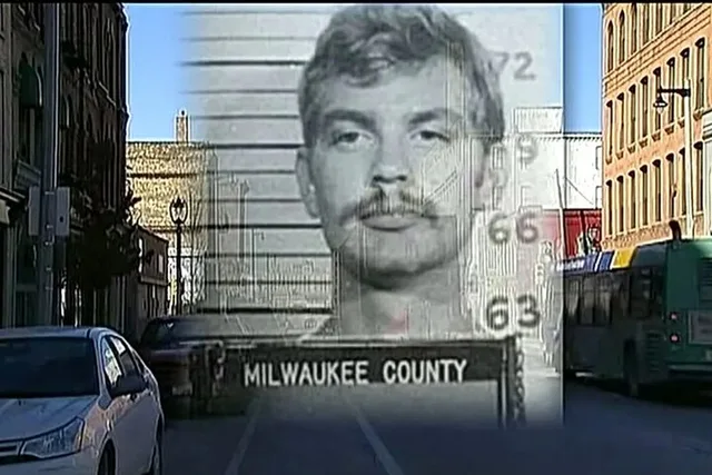 Milwaukee Jeffrey Dahmer Walking Tour 90 min - Image 3