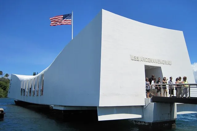 Waikiki Pearl Harbor Shuttle - Image 1