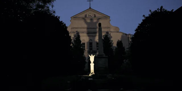 New Orleans French Quarter Ghost Tour - Image 2