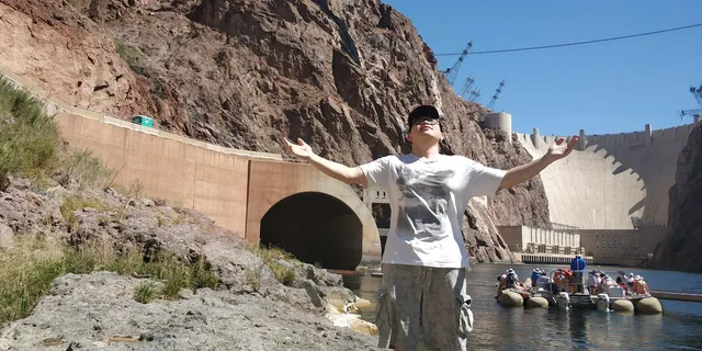 Las Vegas Hoover Dam Raft Tour - Image 1