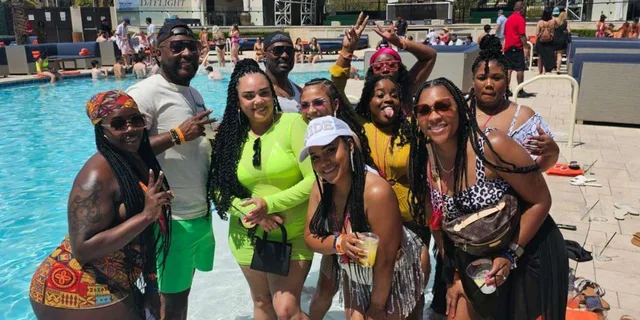 Las Vegas Pool Party Tour - Image 3