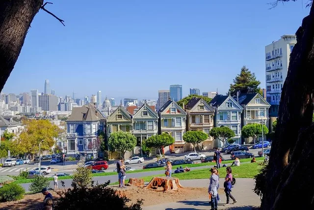 San Francisco Electric Bike Tour with Food and Hidden Gems - Image 4