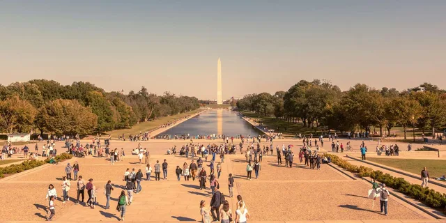 Washington DC Monuments & Landmarks Tour - Image 6