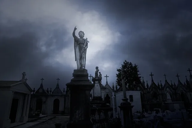 New Orleans Cemetery and Ghost Bus Tour - Image 6