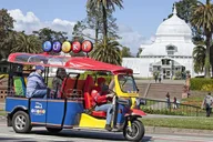 San Francisco Custom Tuk Tuk Tour 2.5 Hr thumbnail 5