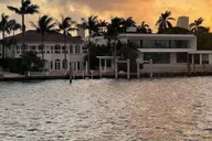 Miami Sightseeing Cruise of Millionaire Homes thumbnail 1
