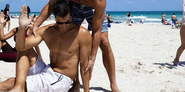 Miami Beach Yoga Experience - Image 4