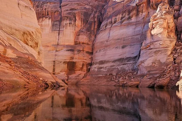 Antelope Canyon Kayak and Hike Slot Canyon - Image 4