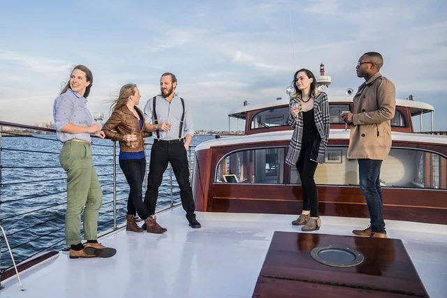 New York Fall Foliage Yacht Cruise - Image 3