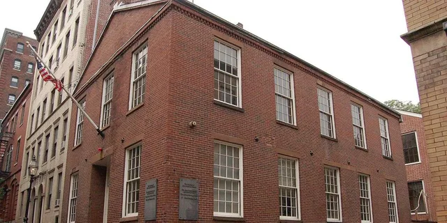 Boston Black Writers of Beacon Hill Tour - Image 3