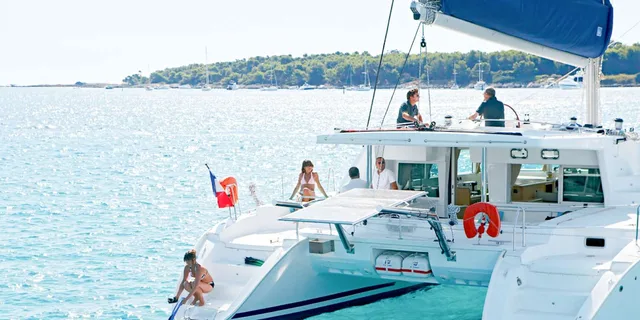 Kona Catamaran Snorkel & Sail 4 hr - Image 5