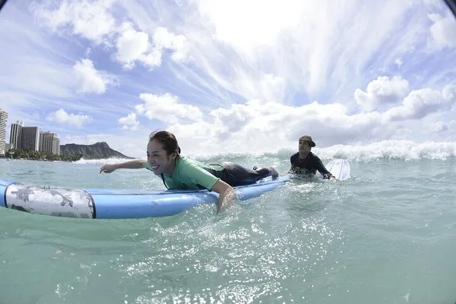 Waikiki Beach Surf Lesson - Image 1