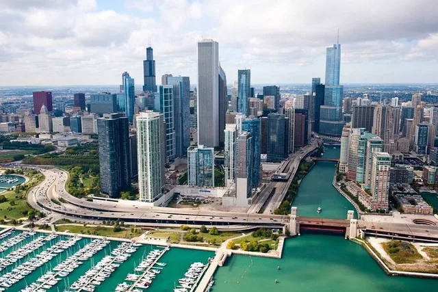 Chicago Airport Transfer by SUV - Image 3