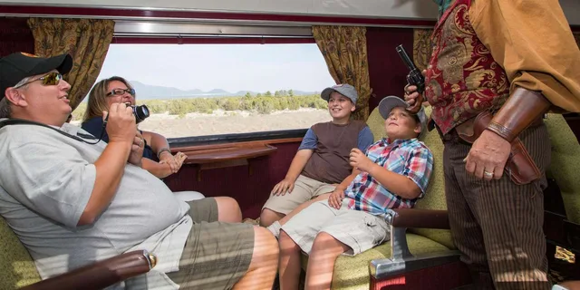 Las Vegas Grand Canyon Railway and Bearizona 2-Day Tour - Image 5